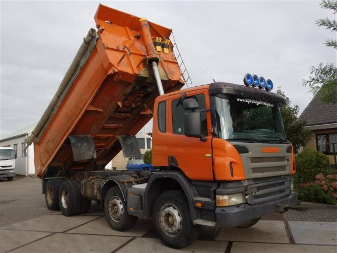 Scania P420 8x4 - Photo 2