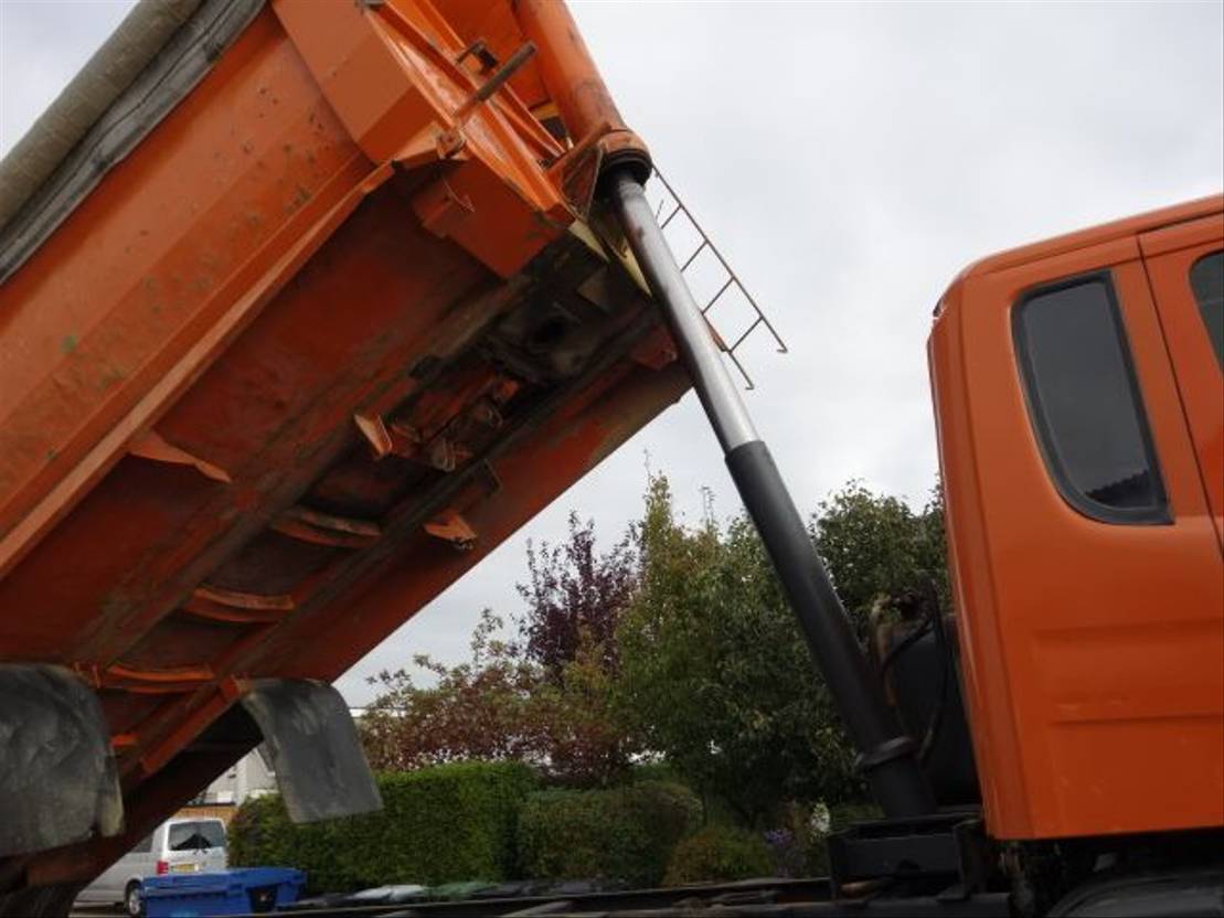 Scania P420 8x4 - Photo 24