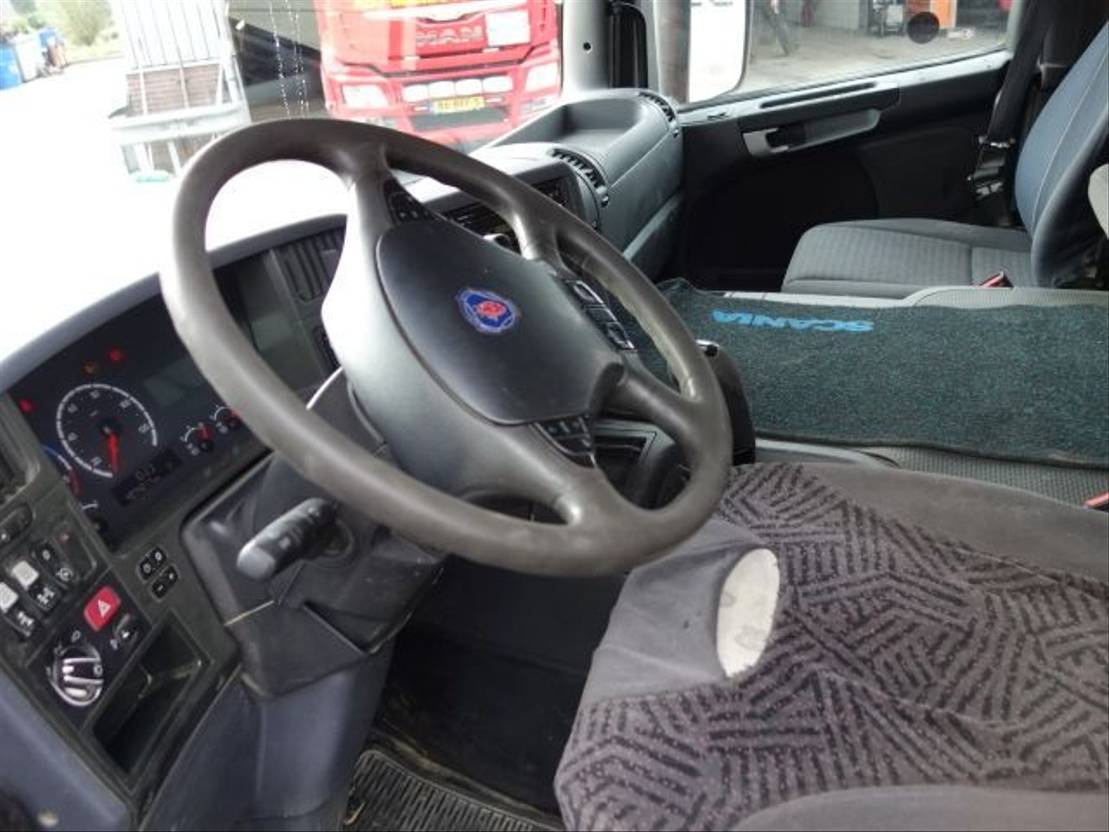 Scania P420 8x4 - Photo 25
