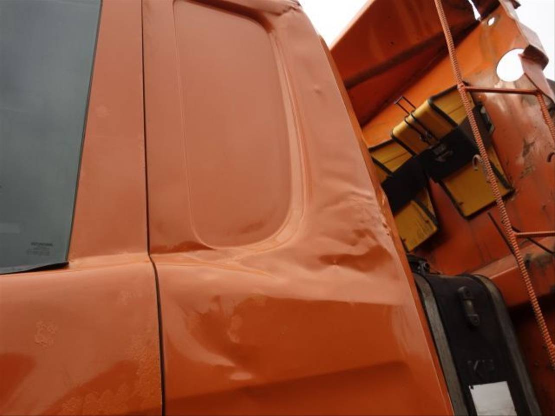 Scania P420 8x4 - Photo 7